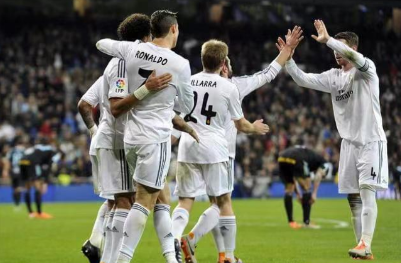 关于莱比锡红牛客场惜败圣埃蒂安，无缘晋级欧冠的信息