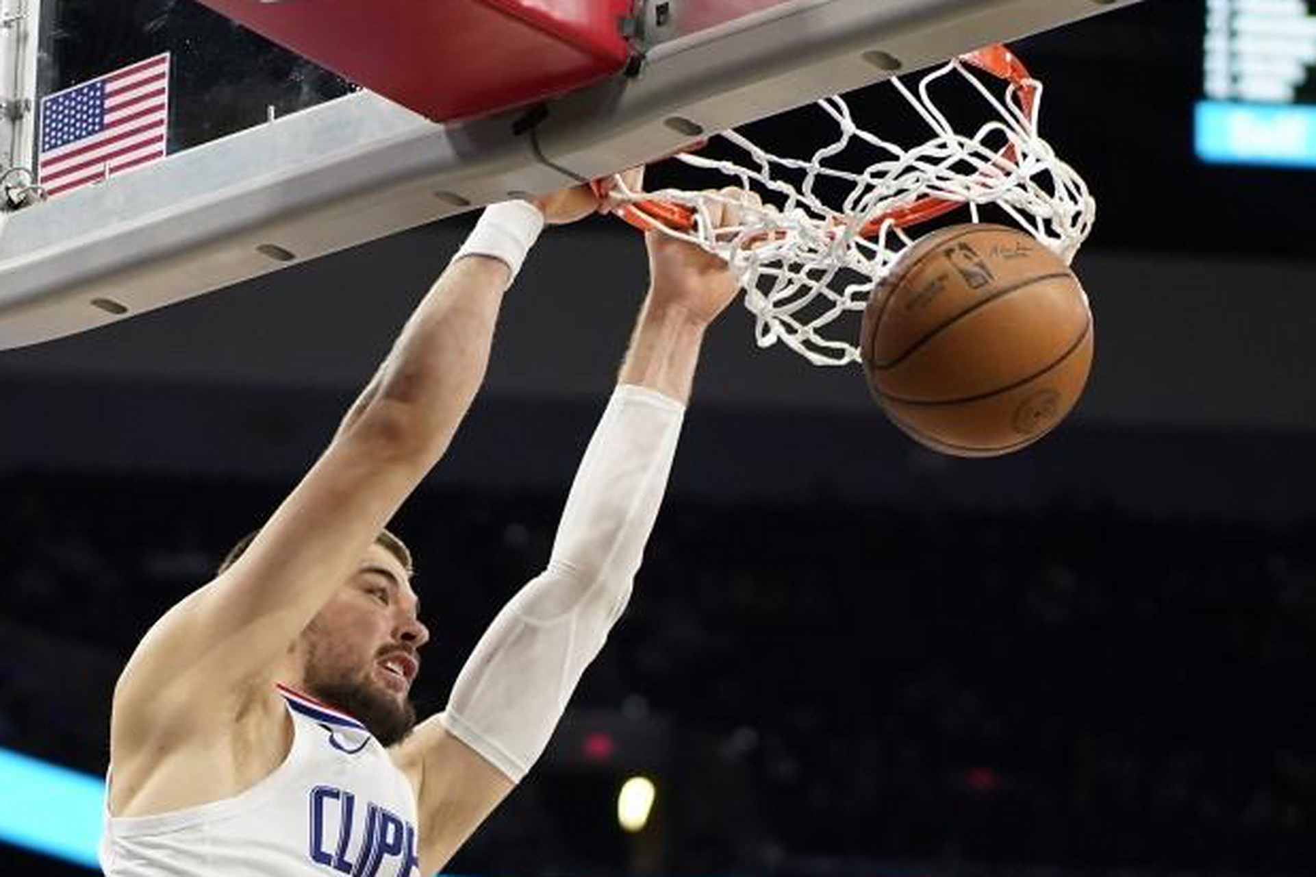 快船击败骑士，莱纳德单挑勇猛